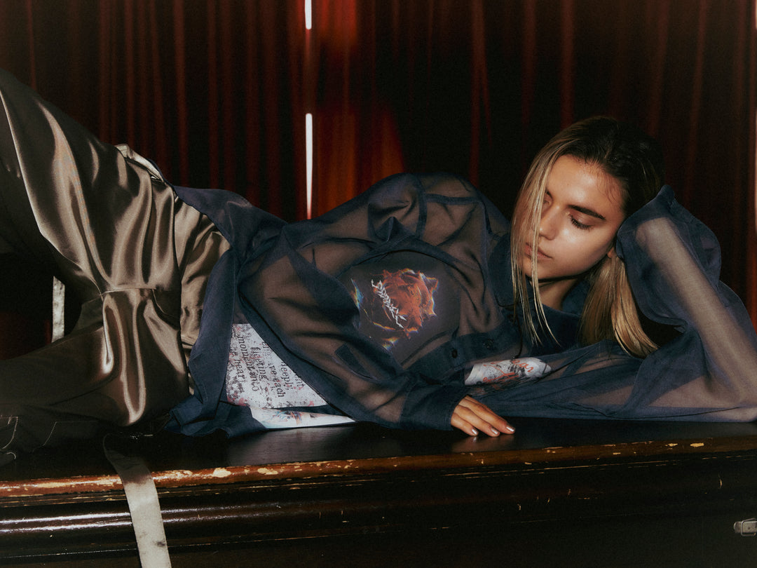 LAYERED GRAPHIC SHEER SHIRT【BLUE】