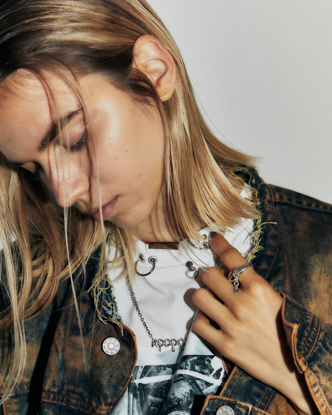 MELT LOGO CHAIN NECKLACE