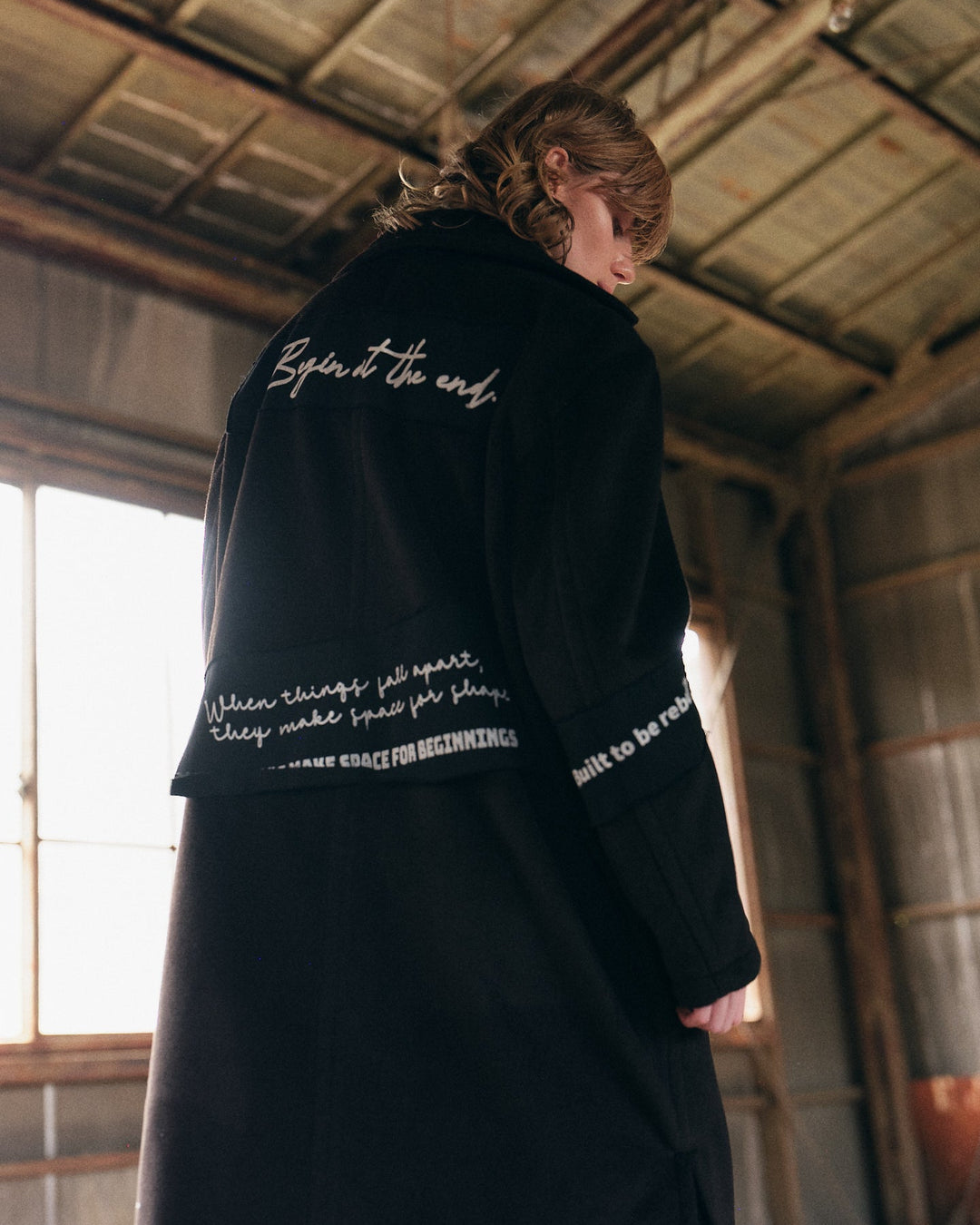 FRAGMENTED PANEL COAT【BLACK】