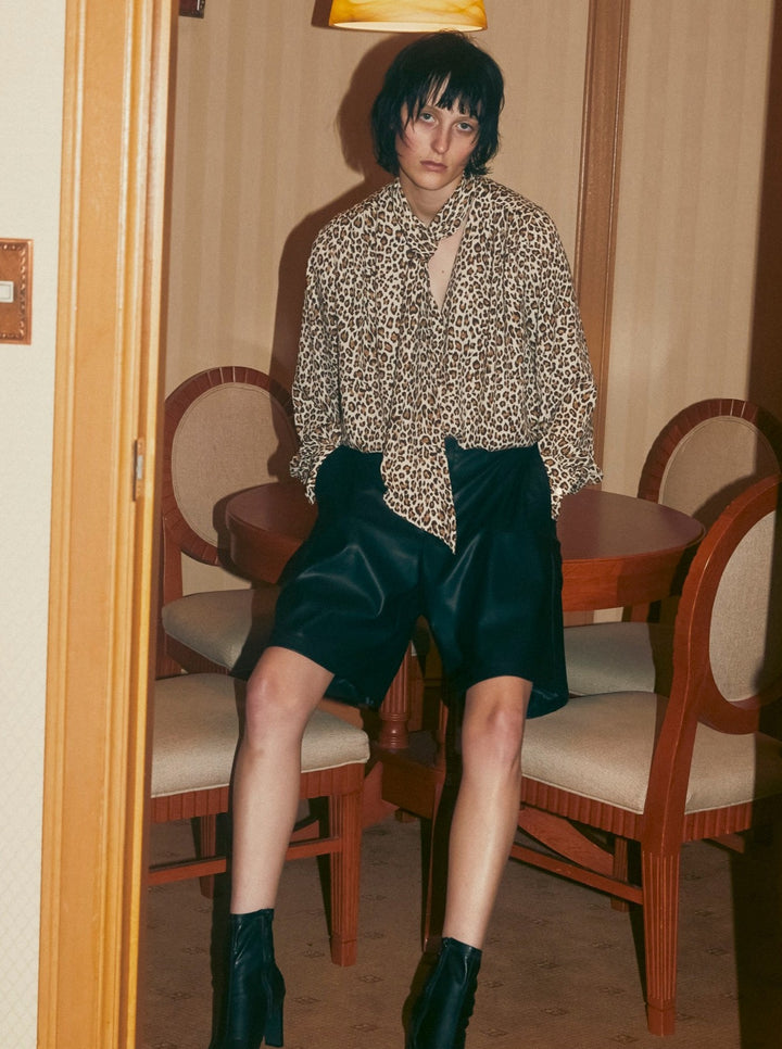 VEGAN LEATHER RIDERS GURKHA SHORTPANTS