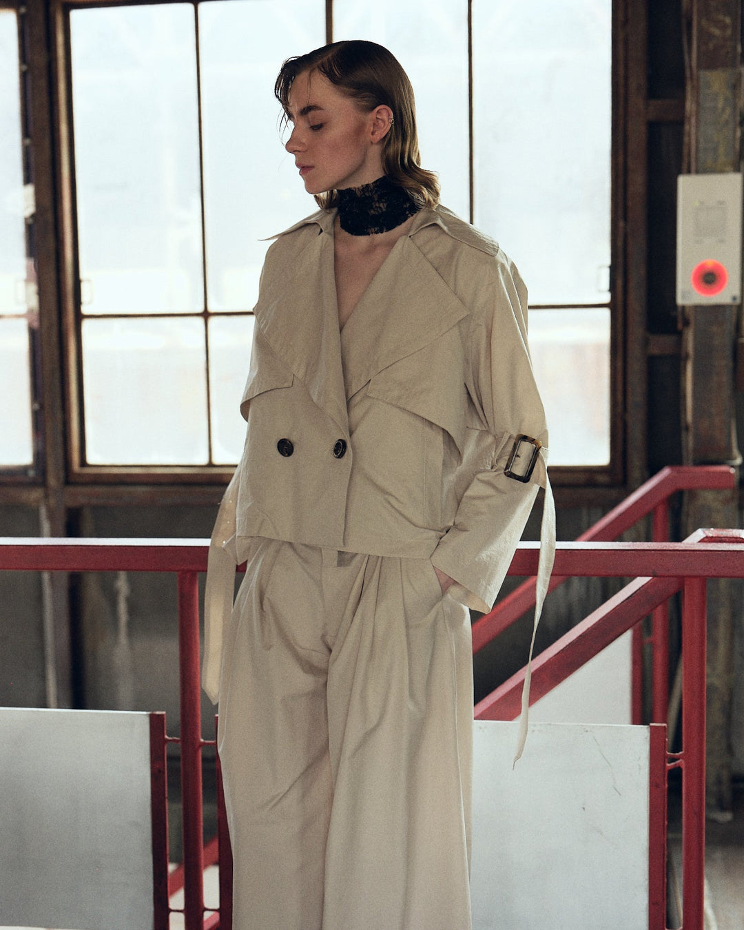 STRAP BELTED SHORT JACKET【WHITE】