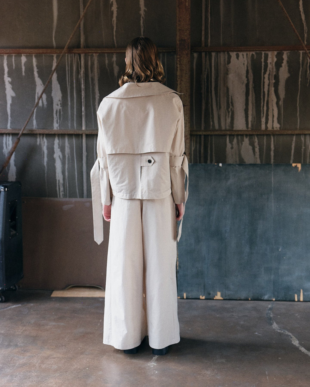 BELTED WIDE TUCK PANTS【WHITE】