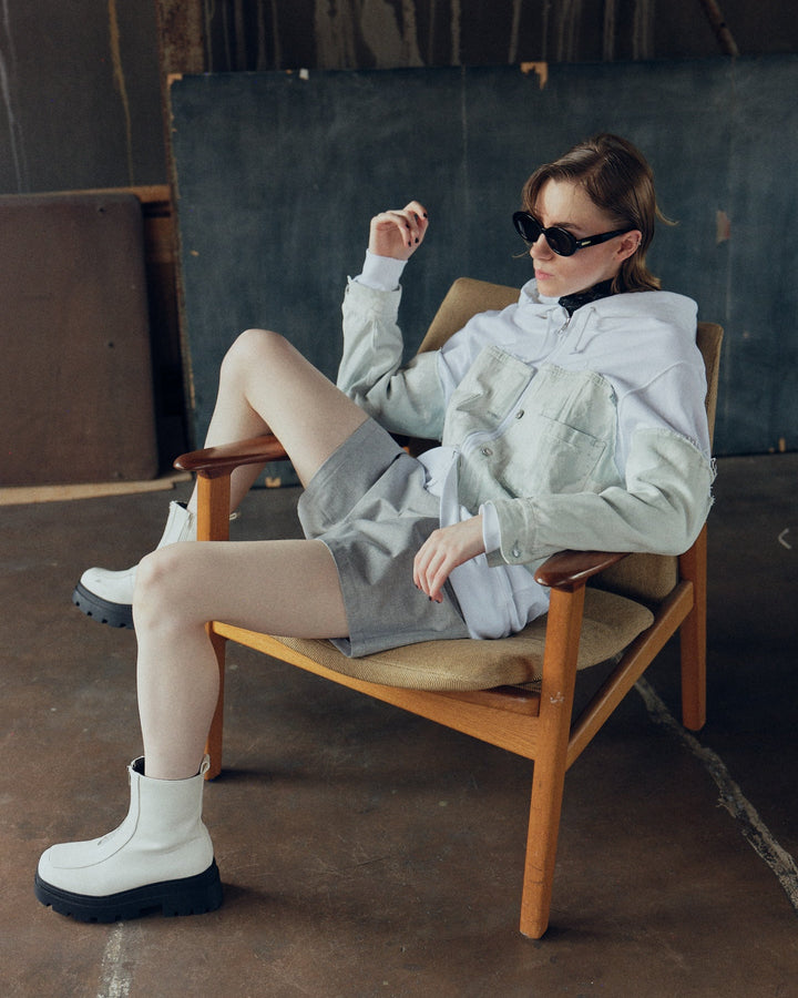 ＜UPCYCLED＞DENIM REBUILD HOODIE【GRAY】