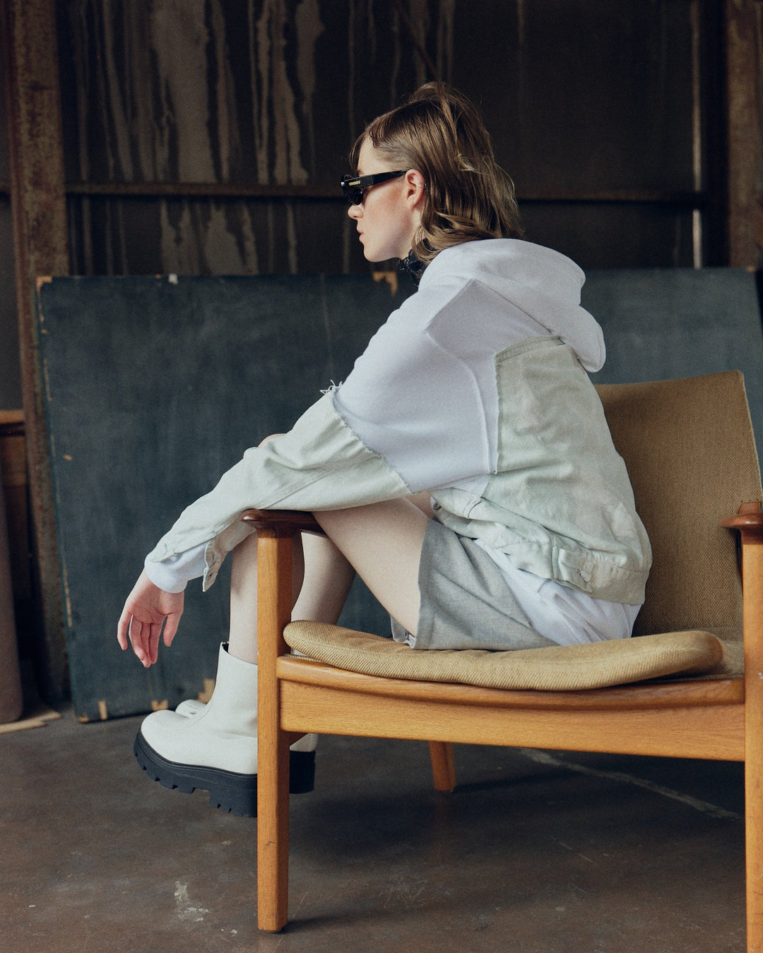 ＜UPCYCLED＞DENIM REBUILD HOODIE【WHITE】