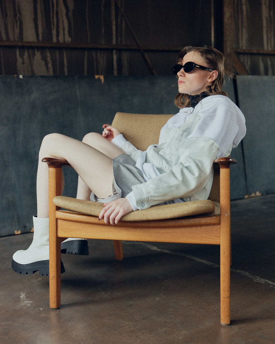 ＜UPCYCLED＞DENIM REBUILD HOODIE【WHITE】