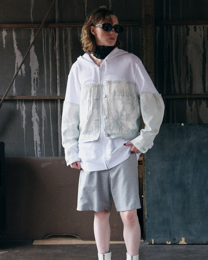 ＜UPCYCLED＞DENIM REBUILD HOODIE【GRAY】