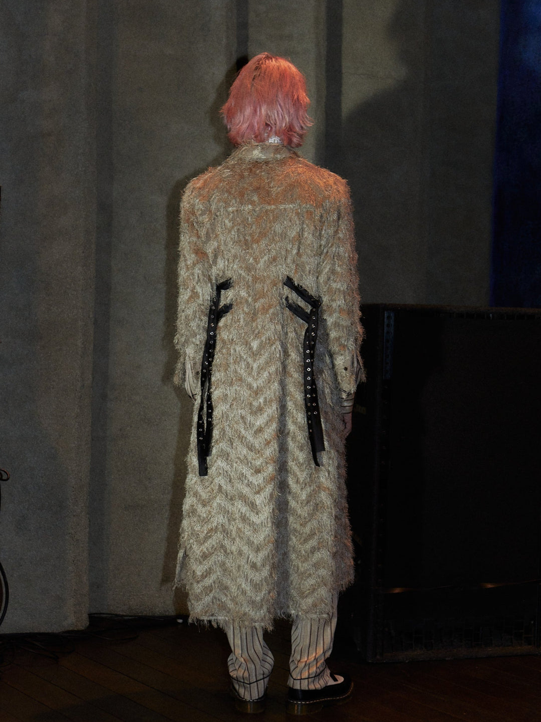 SHAGGY SIDE BELT DRESS