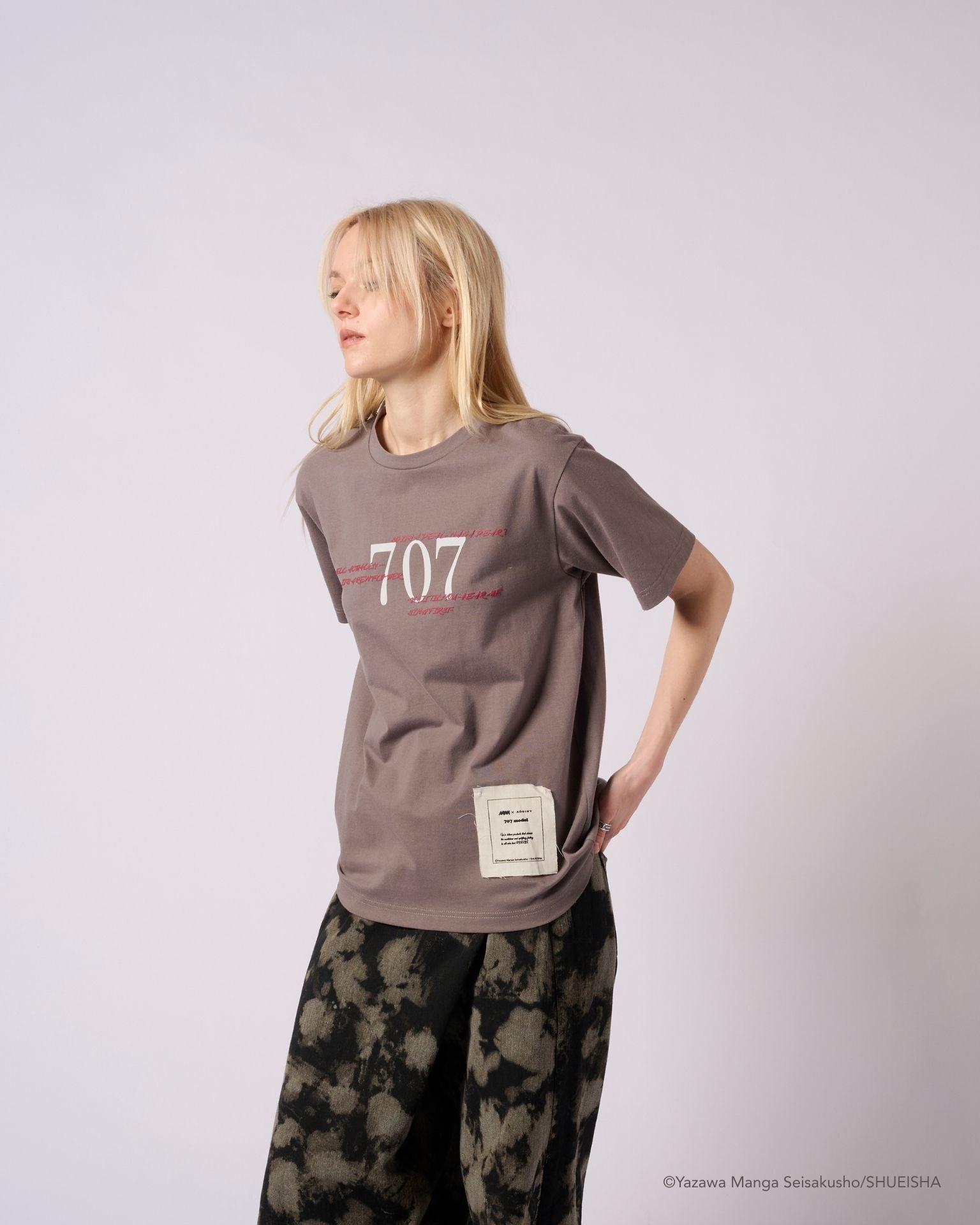 NANA × ADDIXY 707 ROOM TEE【DARK GRAY】