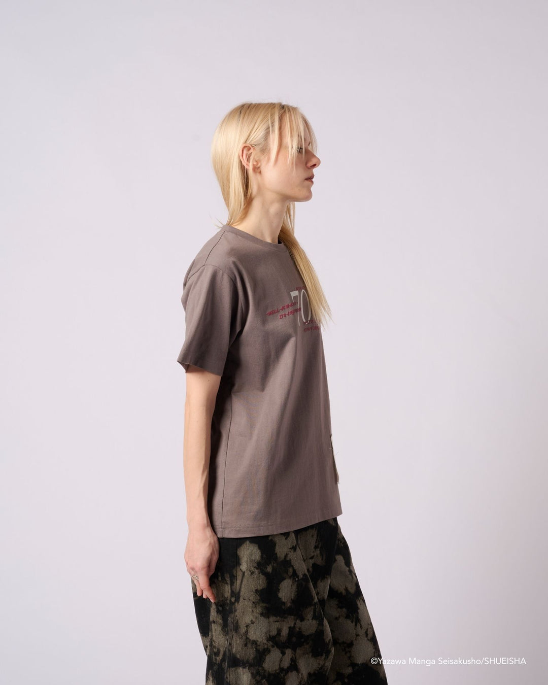 NANA × ADDIXY 707 ROOM TEE [DARK GRAY]