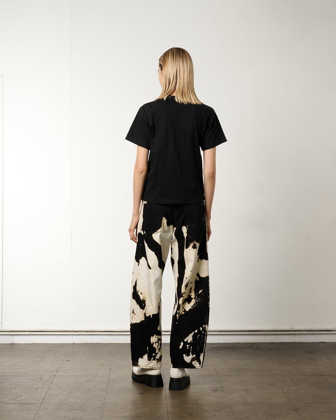 ACCESSORY NECK EYE GRAPHIC TEE【BLACK】