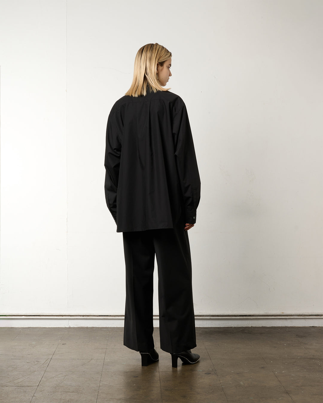 METAL RING TIE SHIRT [BLACK]