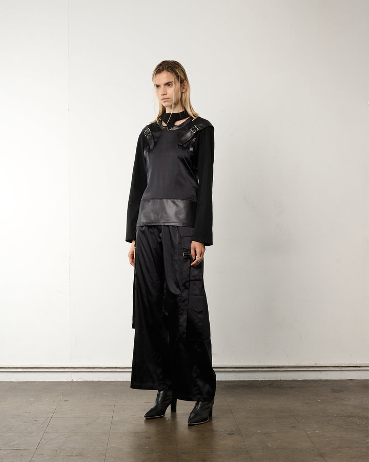 BACK BUTTON SATIN LEATHER TANK【BLACK】