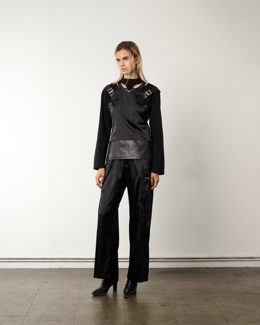 SATIN CARGO STRAP PANTS【BLACK】