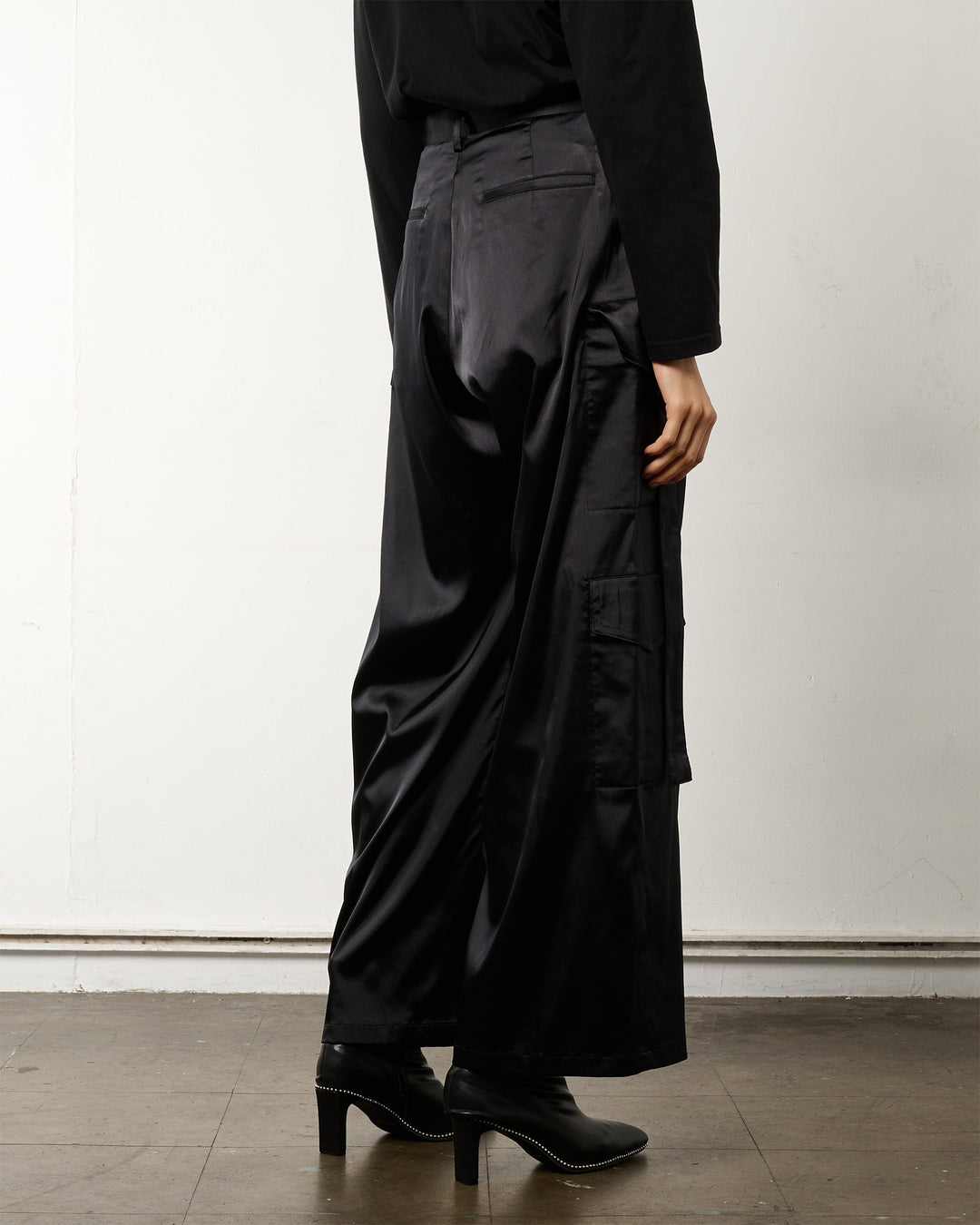 SATIN CARGO STRAP PANTS【BLACK】