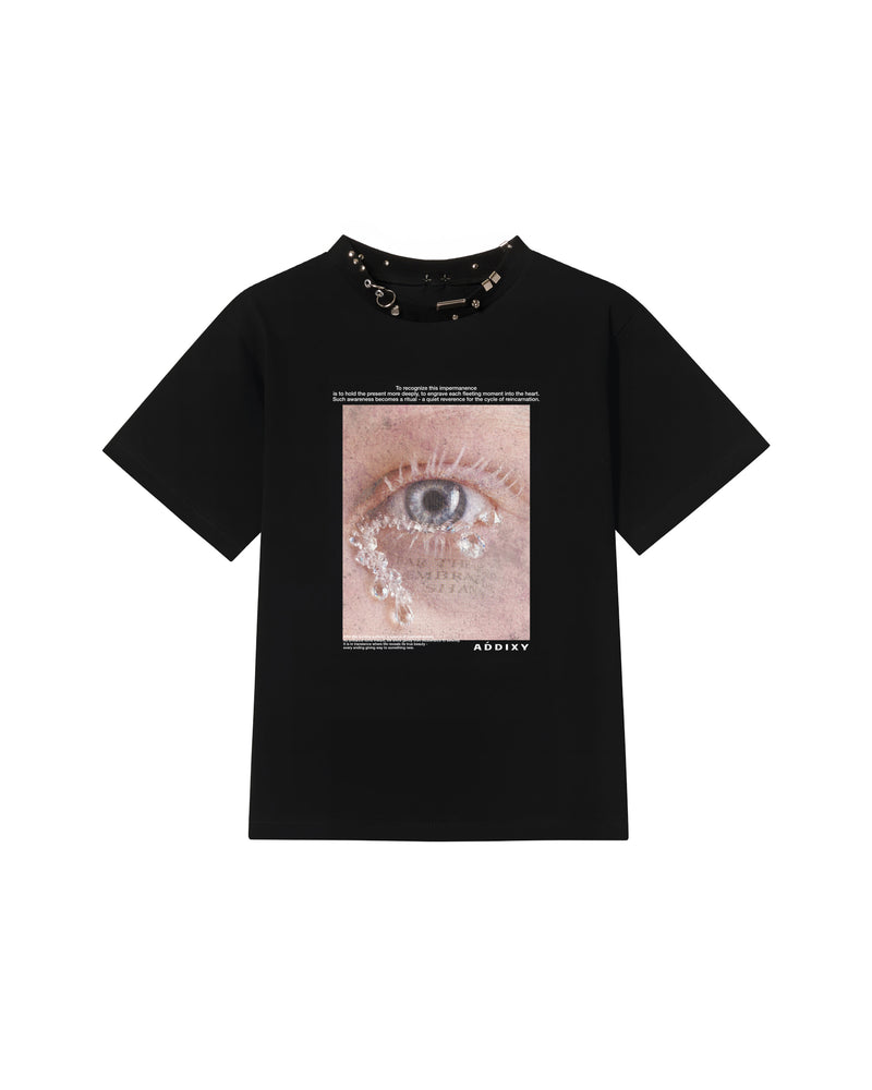 ACCESSORY NECK EYE GRAPHIC TEE【BLACK】